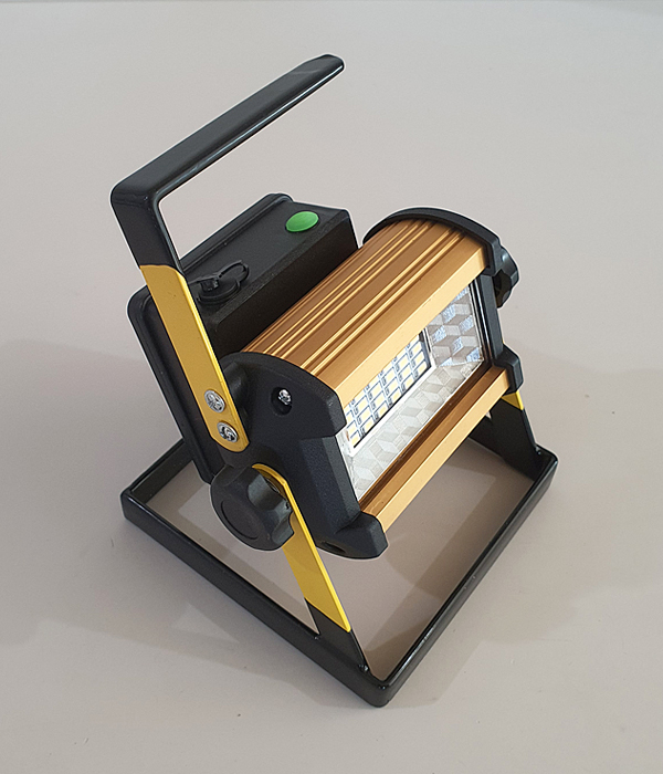 LED 충전식 이동형 투광기 36구 [50W]